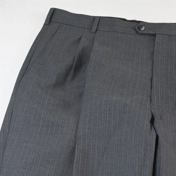 Kilburne & Fitch 48L 42x32 Gray Striped Mens Jacket Pants Suit